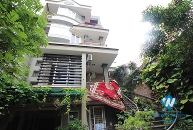 Apartment for lease in Nghi tam alley, Tay Ho, Hanoi